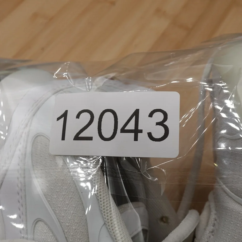 Nike Shoes Women 8.5 White Air Max Plus Sneaker Athletic TN CW7044-100 Flaws